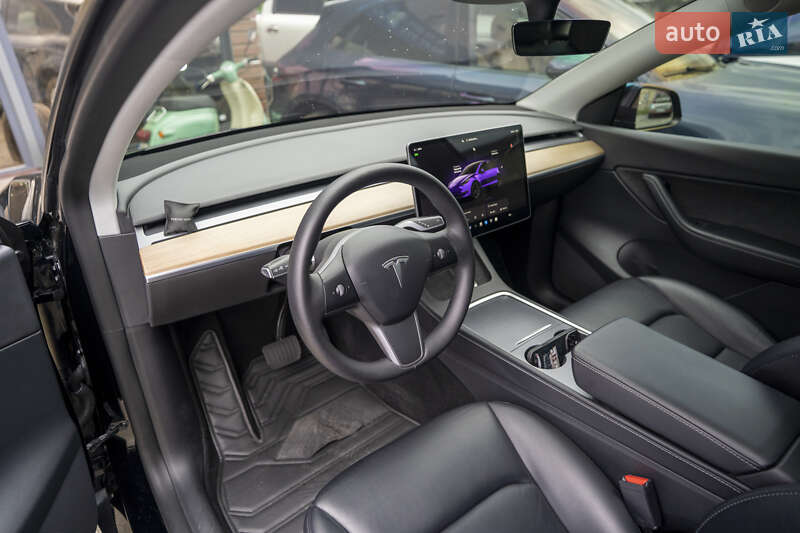 Внедорожник / Кроссовер Tesla Model Y 2022 в Киеве