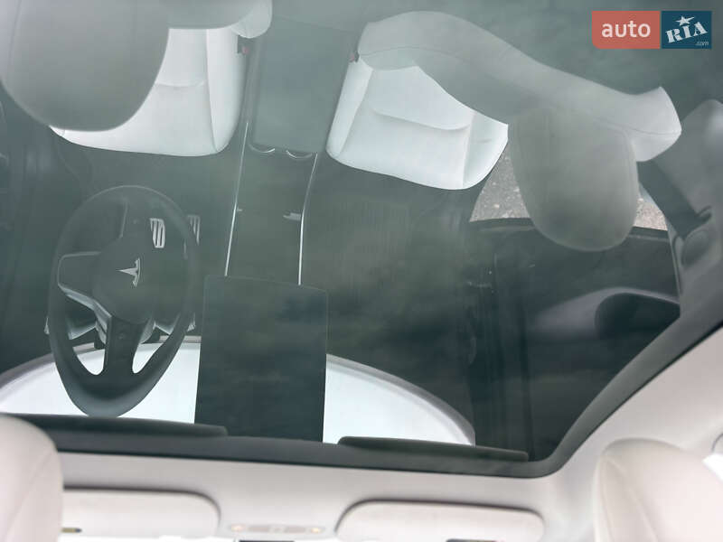 Внедорожник / Кроссовер Tesla Model Y 2020 в Киеве