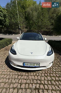 Внедорожник / Кроссовер Tesla Model Y 2021 в 