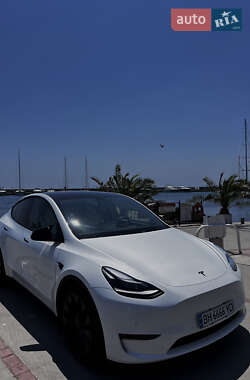 Внедорожник / Кроссовер Tesla Model Y 2021 в 