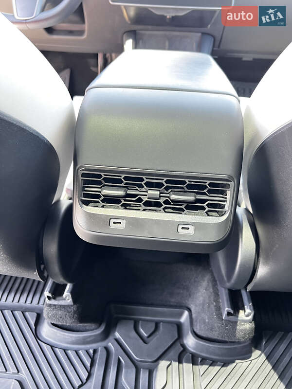 Позашляховик / Кросовер Tesla Model Y 2021 в Одесі