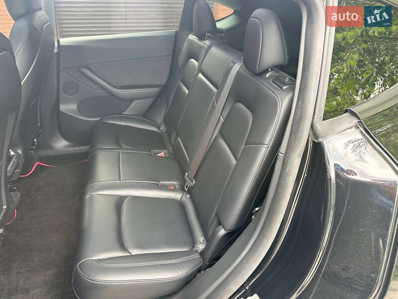 Позашляховик / Кросовер Tesla Model Y 2021 в Дніпрі