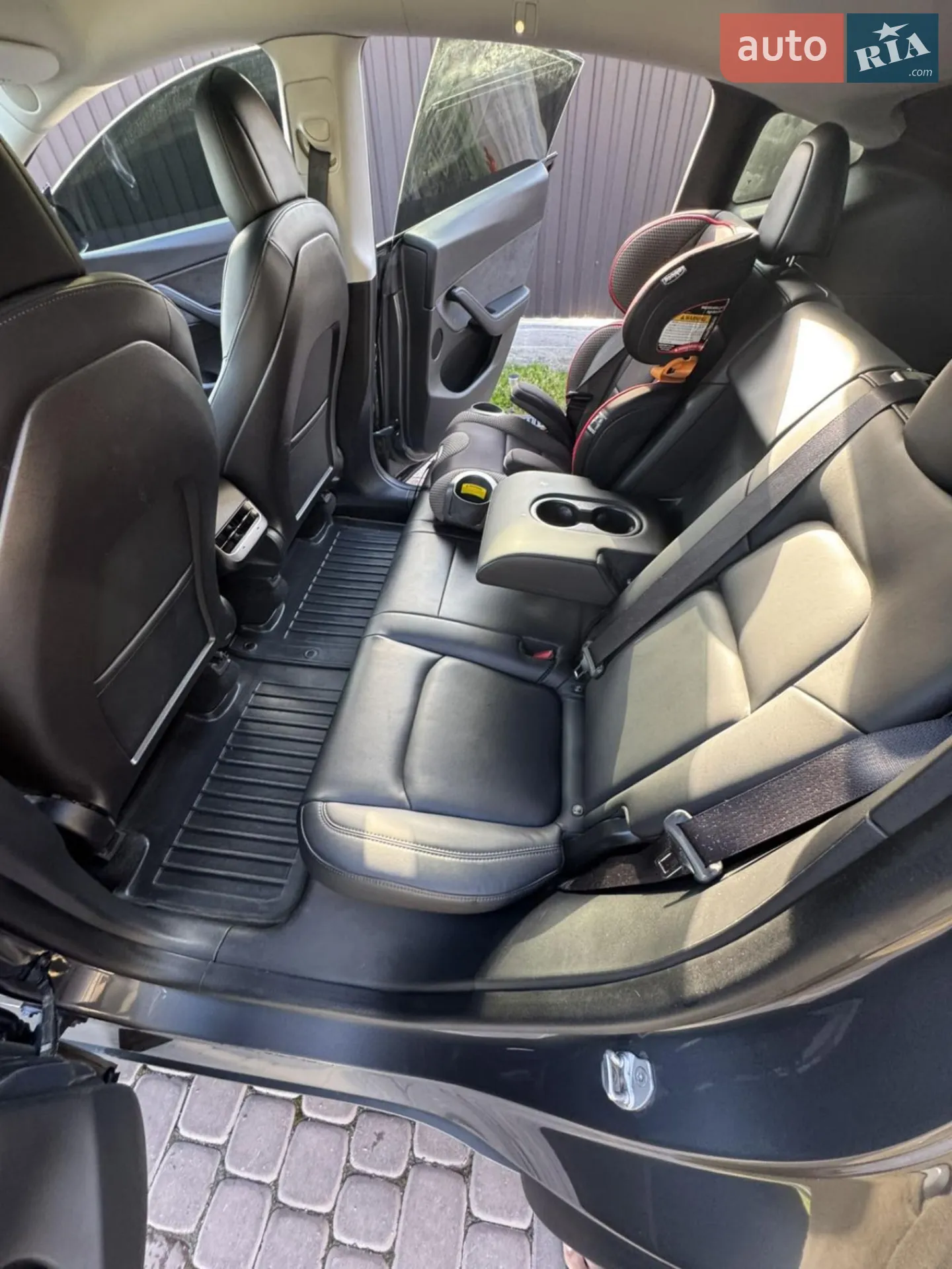 2020 Tesla Model Y - мініатюра 17