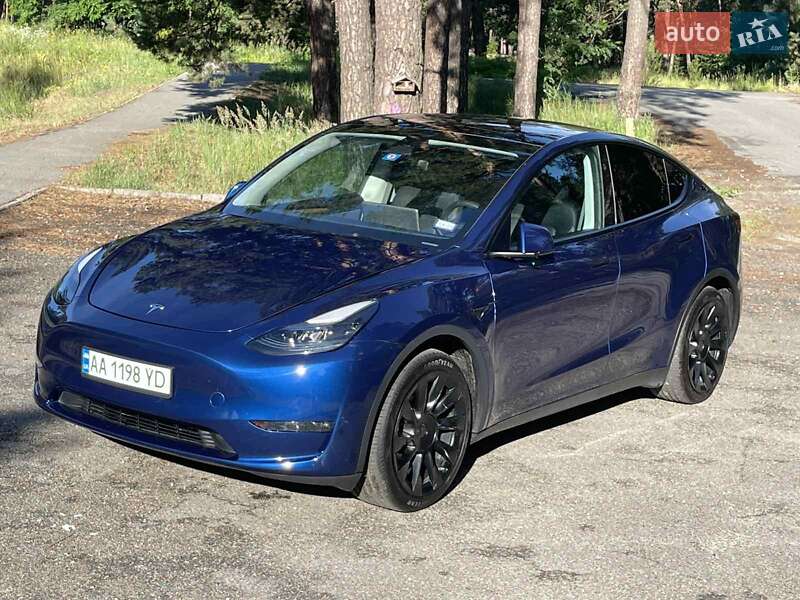 Внедорожник / Кроссовер Tesla Model Y 2023 в Киеве
