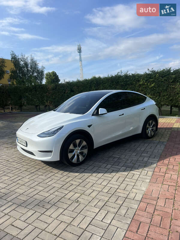 Внедорожник / Кроссовер Tesla Model Y 2021 в 