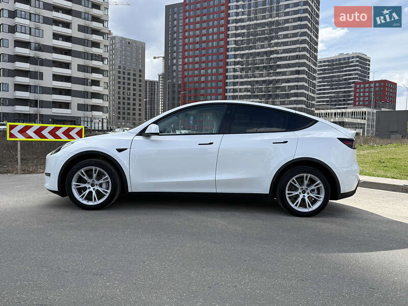 Внедорожник / Кроссовер Tesla Model Y 2023 в Киеве