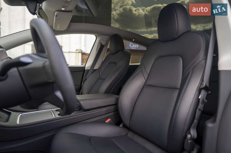 Внедорожник / Кроссовер Tesla Model Y 2023 в Киеве