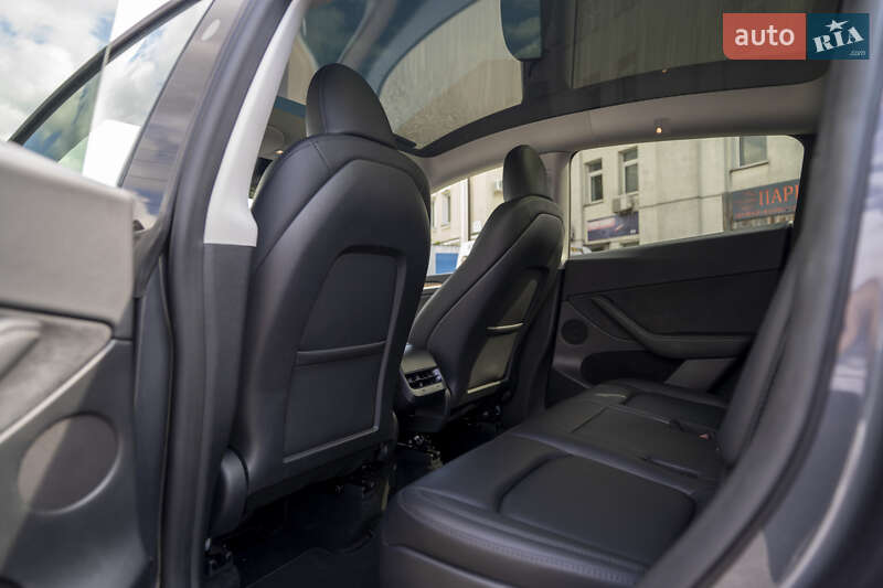 Внедорожник / Кроссовер Tesla Model Y 2023 в Киеве