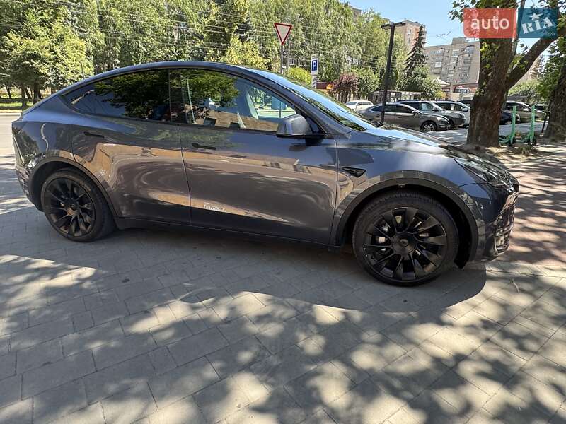 Позашляховик / Кросовер Tesla Model Y 2022 в Івано-Франківську