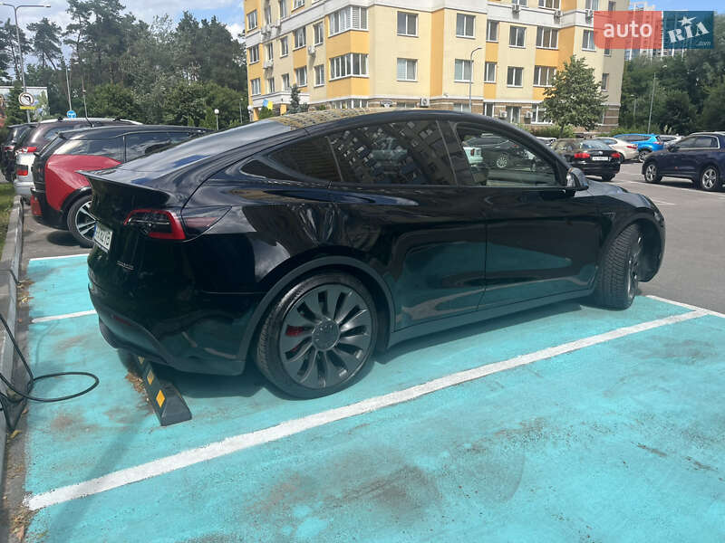 Внедорожник / Кроссовер Tesla Model Y 2022 в Киеве