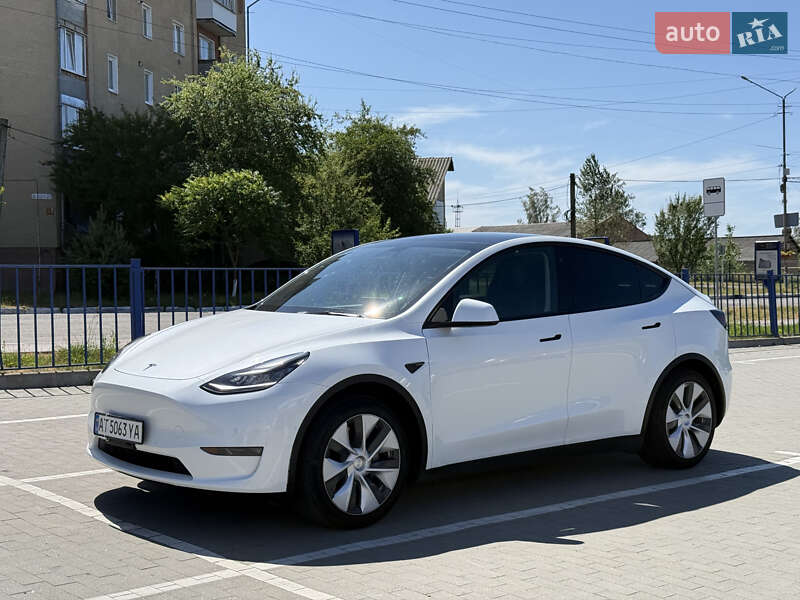 Tesla Model Y 2021