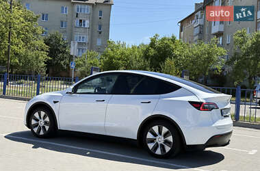 Внедорожник / Кроссовер Tesla Model Y 2021 в 