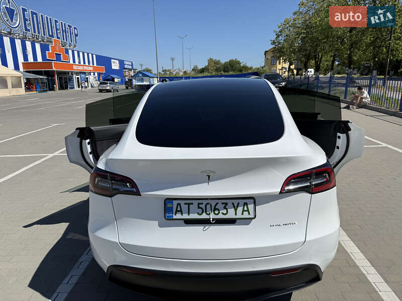 Внедорожник / Кроссовер Tesla Model Y 2021 в Долине
