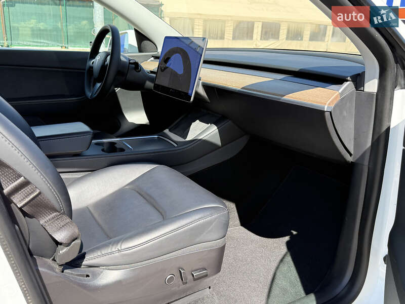 Внедорожник / Кроссовер Tesla Model Y 2021 в Долине