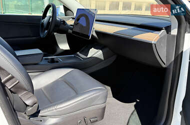 Внедорожник / Кроссовер Tesla Model Y 2021 в 