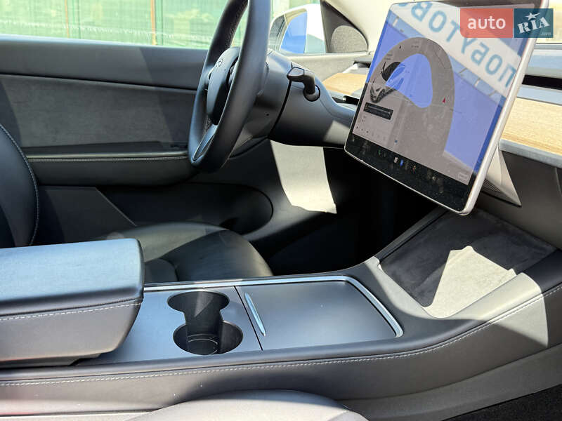 Внедорожник / Кроссовер Tesla Model Y 2021 в Долине
