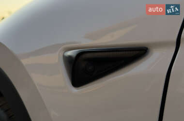 Внедорожник / Кроссовер Tesla Model Y 2022 в 
