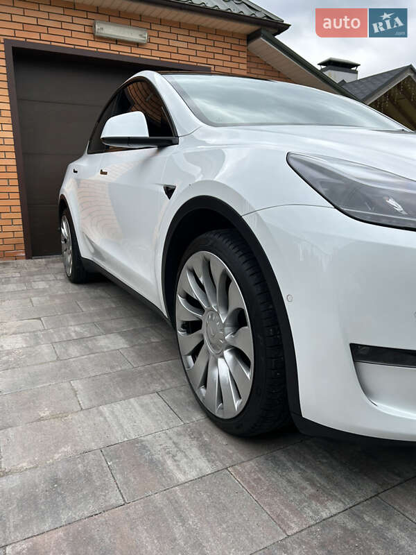 Позашляховик / Кросовер Tesla Model Y 2022 в Києві