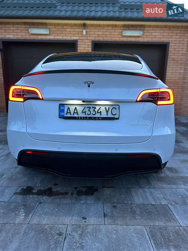 Позашляховик / Кросовер Tesla Model Y 2022 в Києві