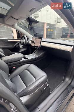 Позашляховик / Кросовер Tesla Model Y 2023 в 