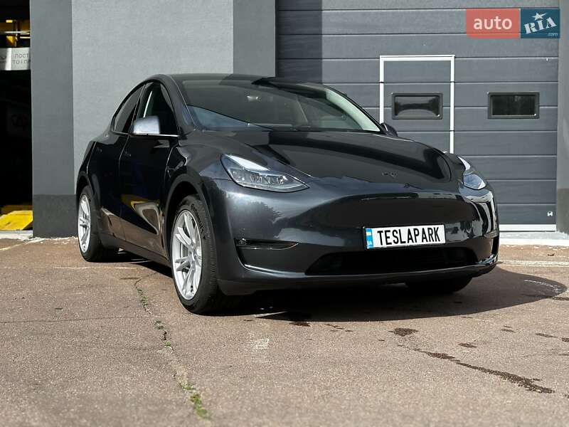 Внедорожник / Кроссовер Tesla Model Y 2024 в Киеве