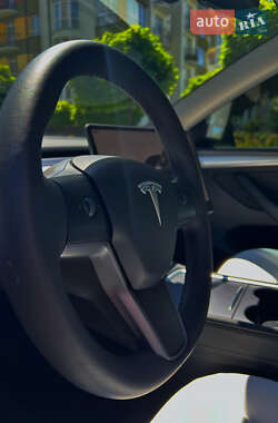 Внедорожник / Кроссовер Tesla Model Y 2023 в 