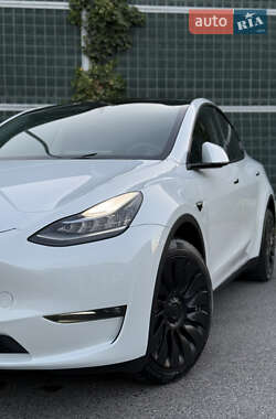 Внедорожник / Кроссовер Tesla Model Y 2023 в 