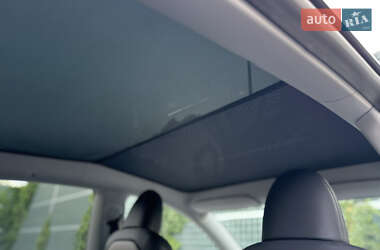 Внедорожник / Кроссовер Tesla Model Y 2023 в 