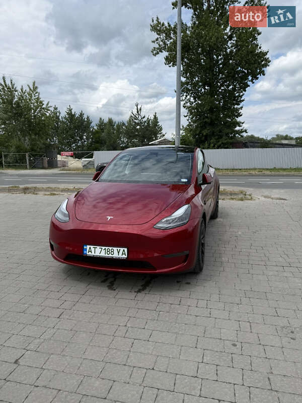 Внедорожник / Кроссовер Tesla Model Y 2024 в 