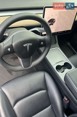 Внедорожник / Кроссовер Tesla Model Y 2021 в 