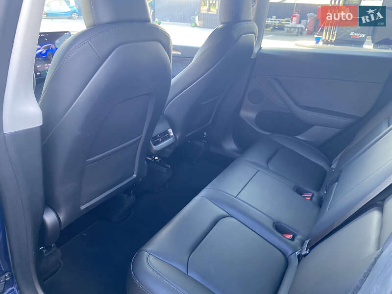Внедорожник / Кроссовер Tesla Model Y 2024 в Киеве