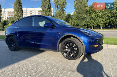 Позашляховик / Кросовер Tesla Model Y 2024 в 