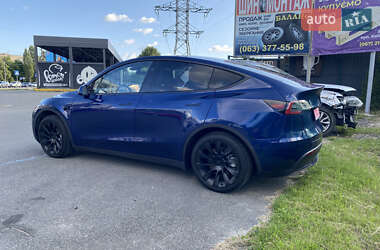 Позашляховик / Кросовер Tesla Model Y 2024 в 