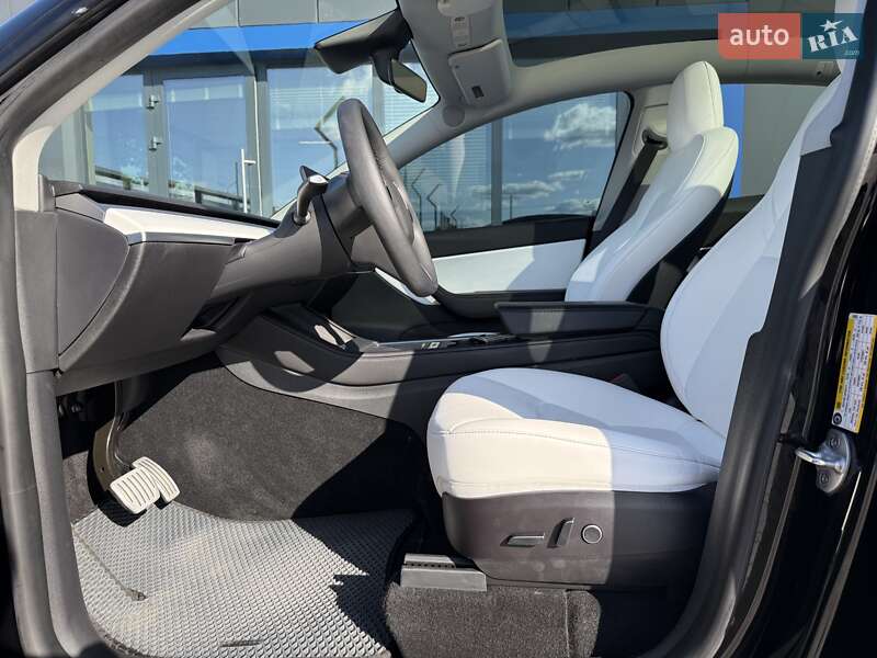 Внедорожник / Кроссовер Tesla Model Y 2021 в Ровно