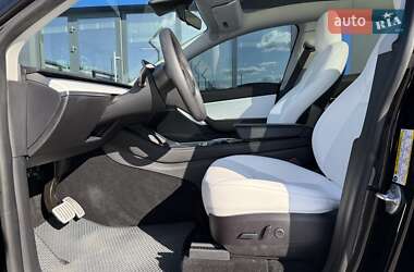 Внедорожник / Кроссовер Tesla Model Y 2021 в 