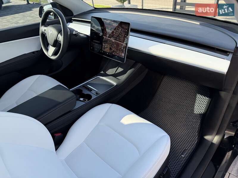 Внедорожник / Кроссовер Tesla Model Y 2021 в Ровно