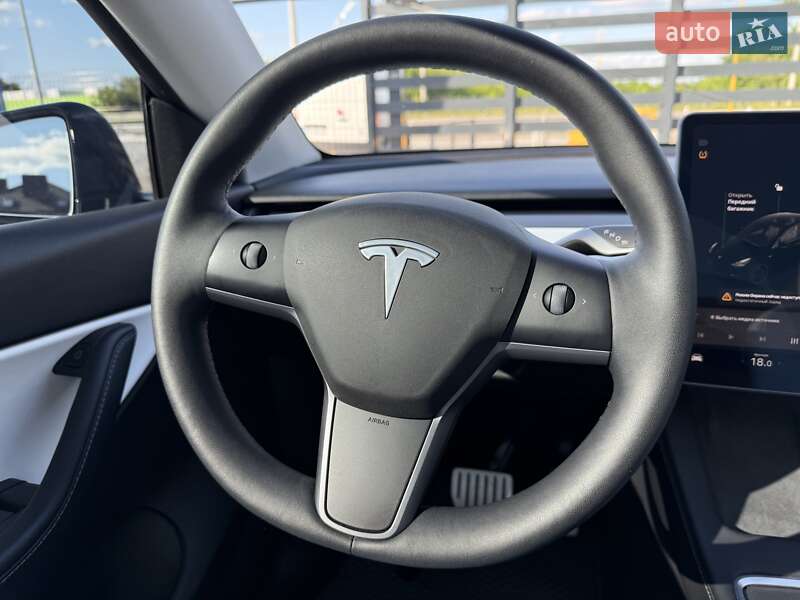 Внедорожник / Кроссовер Tesla Model Y 2021 в Ровно