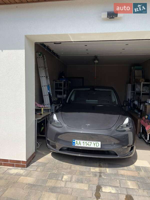 Позашляховик / Кросовер Tesla Model Y 2024 в Києві