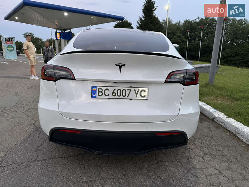 Позашляховик / Кросовер Tesla Model Y 2021 в Львові
