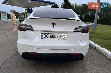 Внедорожник / Кроссовер Tesla Model Y 2021 в 