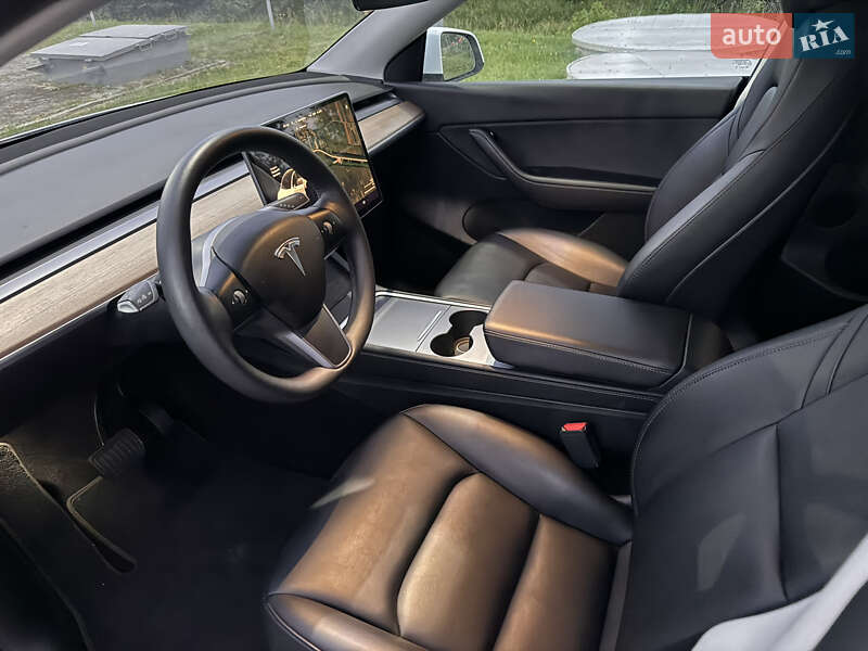 Позашляховик / Кросовер Tesla Model Y 2021 в Львові