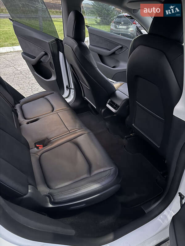 Позашляховик / Кросовер Tesla Model Y 2021 в Львові фото 12 Позашляховик / Кросовер Tesla Model Y 2021 в Львові