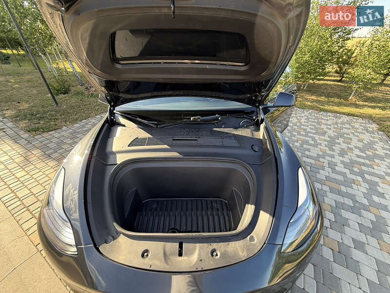 Внедорожник / Кроссовер Tesla Model Y 2024 в Одессе