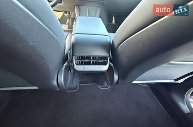 Позашляховик / Кросовер Tesla Model Y 2022 в 