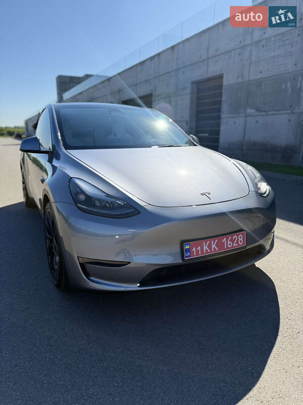 Внедорожник / Кроссовер Tesla Model Y 2024 в Киеве