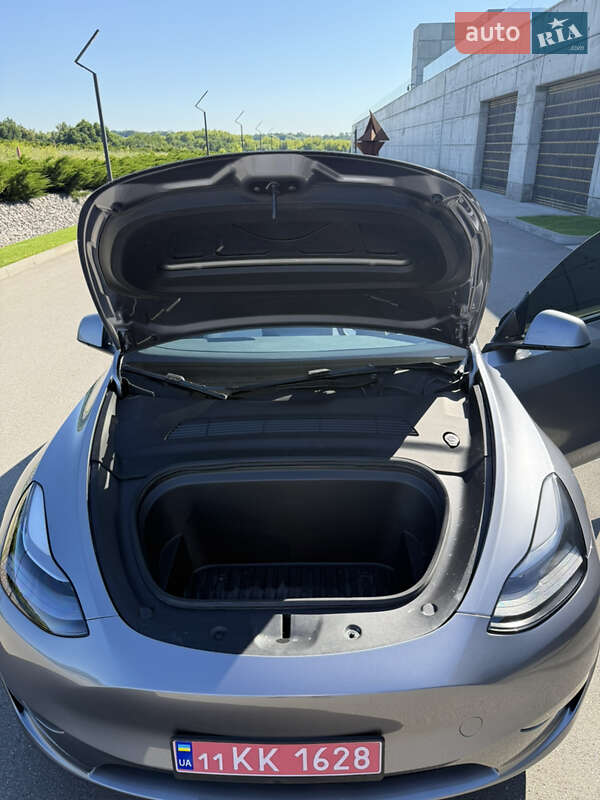 Внедорожник / Кроссовер Tesla Model Y 2024 в Киеве