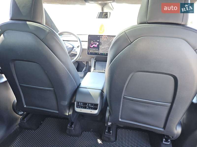 Внедорожник / Кроссовер Tesla Model Y 2020 в Киеве