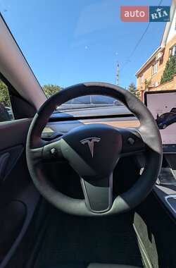 Внедорожник / Кроссовер Tesla Model Y 2021 в 