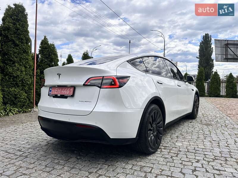Внедорожник / Кроссовер Tesla Model Y 2021 в Киеве