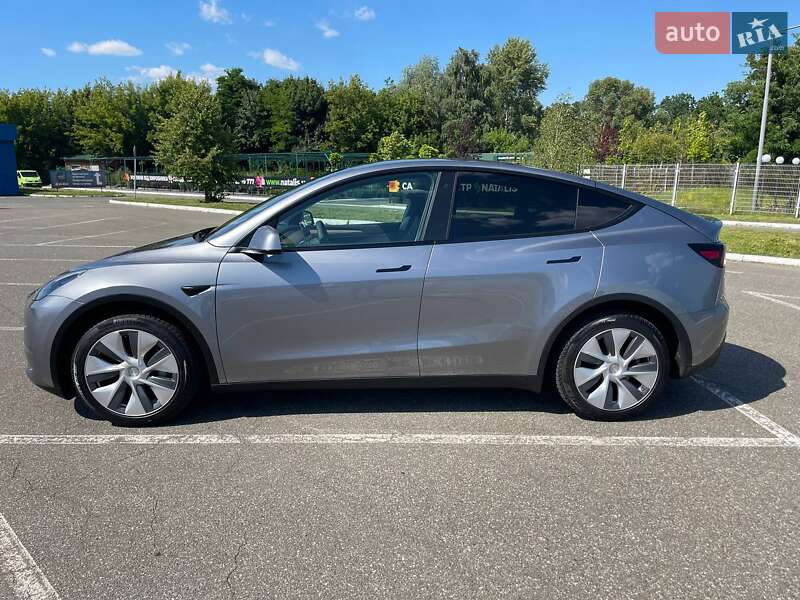 Внедорожник / Кроссовер Tesla Model Y 2023 в Киеве